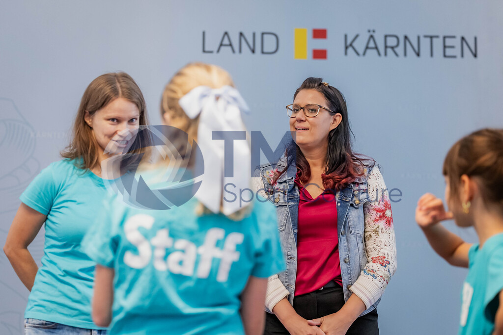 TM-20250605-0038 | Pressetermin mit Landesrätin Sara Schaar, Fachreferent für Jugend Joachim Zmölnig, der Dreikönigsaktion und Katholischen Jungschar.Spiegelsaal, Klagenfurt, Österreich.Copyright: TM Sportscapture/Matthias Trinkl