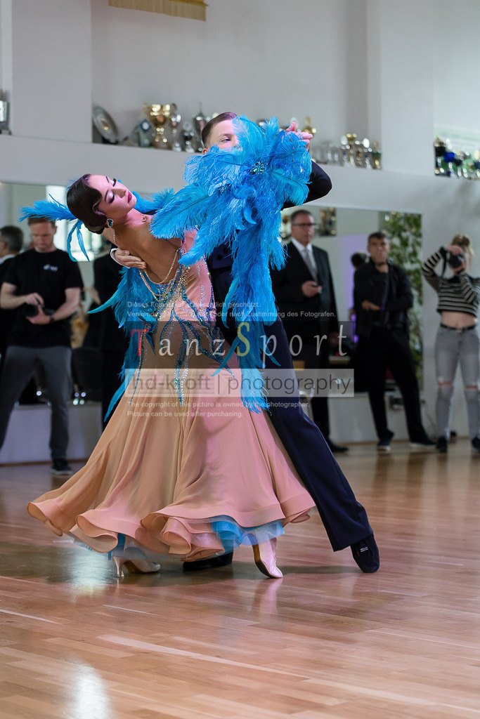 20240615_DM-Jun2-Kombi_08860 | Tanzsportbilder, Standardtanz, Lateintanz, WDSF, DTV, LTVB, dancecomp, goc, hessen tanzt, blaues band der spree, walzer, tango, wiener walzer, slowfox, quickstepp, samba, rumba, cha-cha-cha, paso doble. jive, hd-kroft photography, turniertanzsport