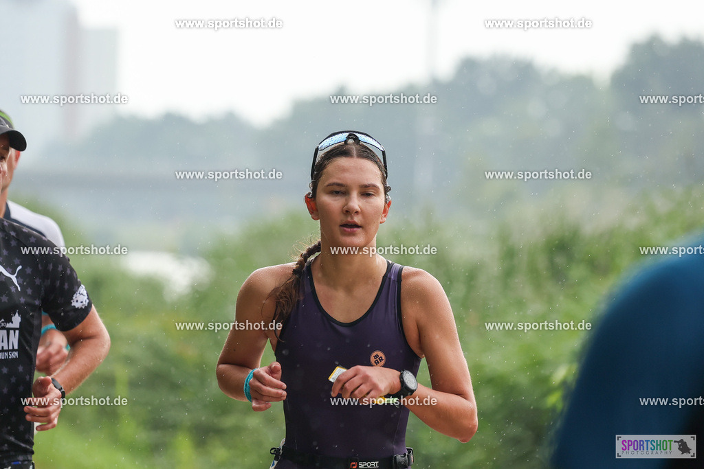 LUR_1251 | 34. M-net Erlanger Triathlon 2025 #erlangertriathlon  #mnettriathlon2025 #mnettriathlon #team #olympischedistanz #mitteldistanz #triathlon #maindonaukanal  #erlangertriathlon2025 #yourpictrs #tv1848 #tv1848erlangen  #triathlonbayern #sportinerlangen #demsportverbunden #sportshot_your_pictrs Copyright: www.sportshot.de