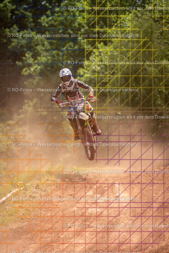 Wolfshausen 5 Lauf -241 | Sportfotografie von RO-Fotos: Motorsport, Motocross, Enduro, Laufveranstaltungen und Triathlon. Professionelle Fotos von Sportlern und Events. - Realisiert mit Pictrs.com