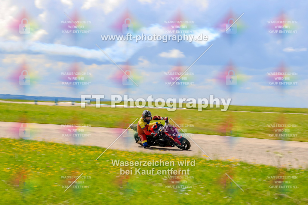 MotoTeam-0536 | Hier findet Ihr Bilder von Touristenfahrten auf der Nürburgring Nordschleife oder von anderen Veranstaltungen die ich besucht habe. Viel Spass beim Durch Schauen 