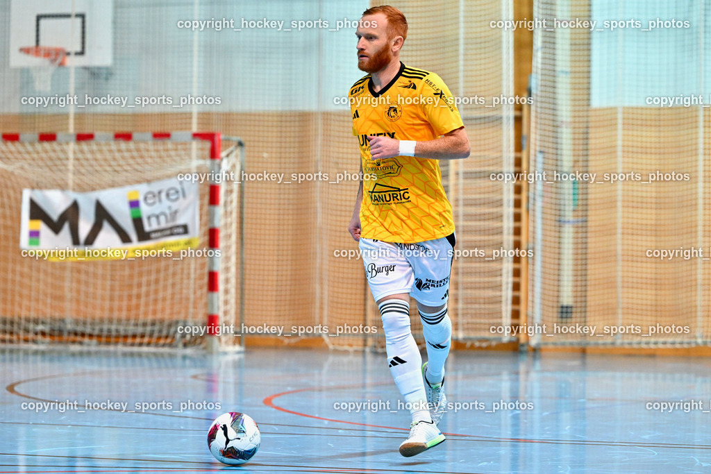 Carinthia Flamengo Futsal Club vs. FC Ljuti Krajisnici | #27 Adnan Hodzic FC Ljuti Krajisnici, Carinthia Flamengo Futsal Club vs. FC Ljuti Krajisnici, Carinthia Flamengo Futsal Club vs. FC Ljuti Krajisnici am 05.01.2025 in Klagenfurt (Ballspielhalle Viktring), Austria, (Photo by Bernd Stefan)