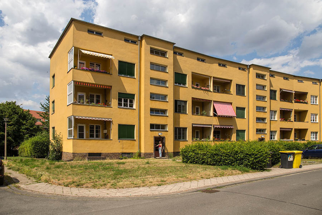 Rundling Lößnig - Nibelungensiedlung | Entdecke über 20 Kategorien Leipzig-Motive: Foto-Downloads, hochwertige Poster, Leinwand- & Fine-Art-Prints. Jetzt Lieblingsfoto im Bildlexikon Leipzig Shop bestellen!