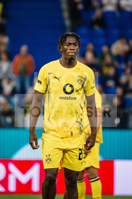 DFB-Pokal: HEBC - Borussia Dortmund, 01.09.2026 | Joane Gadou (Borussia Dortmund, 22); Fußball, DFB-Pokal, 1. Runde: HEBC vs. Borussia Dortmund am 01.09.2026 im Volksparkstadion, HamburgDFB REGULATIONS PROHIBIT ANY USE OF PHOTOGRAPHS AS IMAGE SEQUENCES AND/OR QUASI-VIDEO. - Realisiert mit Pictrs.com
