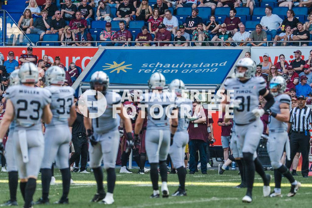 GER Rhein Fire vs. Raiders Tirol, Football, European League of Football, Spieltag 12, Saison 2025, 10.08.2025 | GER Rhein Fire vs. Raiders Tirol, Football, European League of Football, Spieltag 12, Saison 2025, 10.08.2025Foto: Fabian Friese - Realisiert mit Pictrs.com
