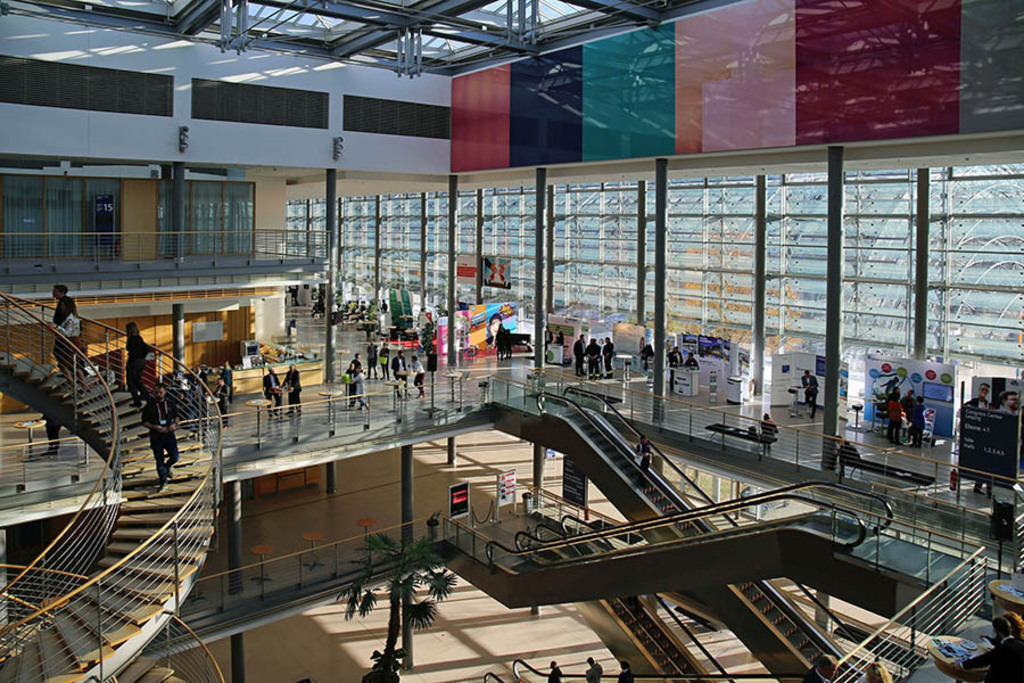 Congress Center Leipzig | Entdecke über 20 Kategorien Leipzig-Motive: Foto-Downloads, hochwertige Poster, Leinwand- & Fine-Art-Prints. Jetzt Lieblingsfoto im Bildlexikon Leipzig Shop bestellen!