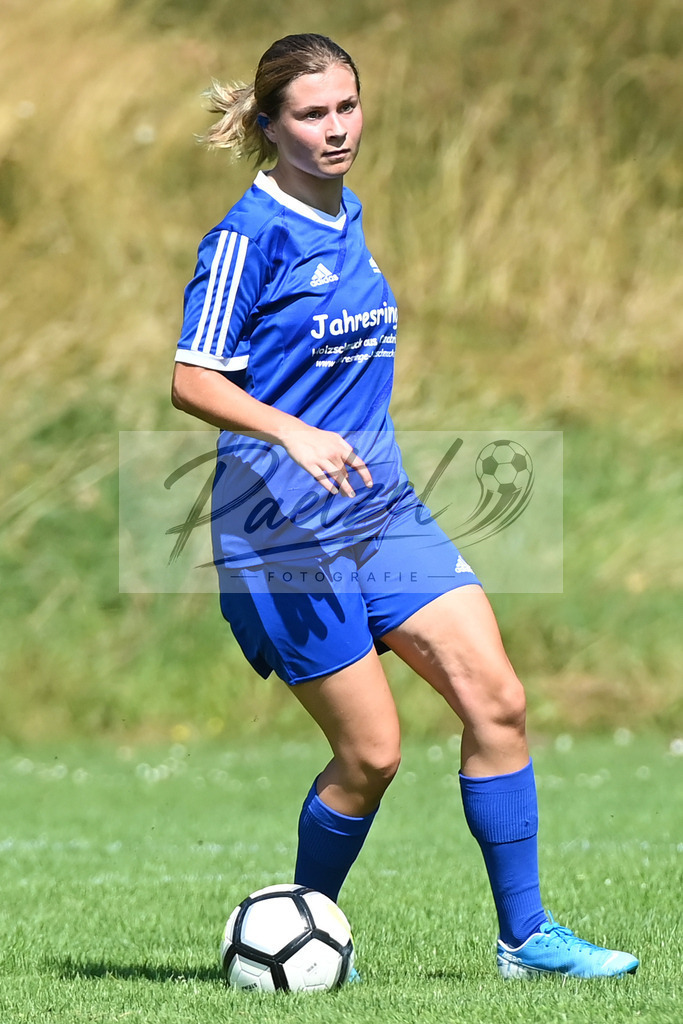 VFBGRE20200816_0019 | Fussball, Frauen:   bei dem Testspiel zwischen VfB Schinkel und TSG 07 Burg Gretesch IV auf der Sportanlage am Zuschlag am 16.08.2020 in Osnabrueck, Deutschland. - Realisiert mit Pictrs.com