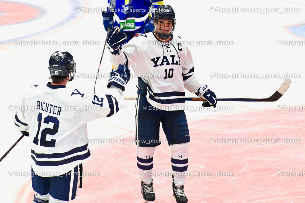 EC IDM Wärmepumpen VSV vs. Yale Bulldogs 17.8.2023 | Jubel Yale Athletics Mannschaft, #10 Connors Reilly, #12 Richter Will