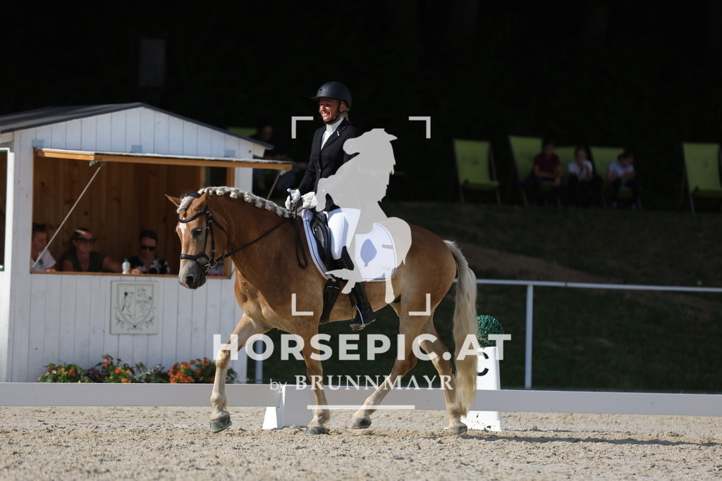 0P6A9979 | Willkommen bei Brunnmayr - Design & Fotografie – Ihrem Spezialisten für Reitturniere und Pferdeveranstaltungen in Oberösterreich, Salzburg und Bayern! Seit über 17 Jahren sind wir leidenschaftlich dabei.