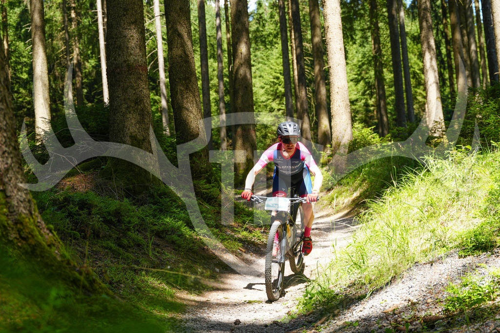 FC603978 | Fotogalerie der Treibjagd im Dunkelwald - Dein MTB Etappenrennen im Erzgebirge - Realisiert mit Pictrs.com