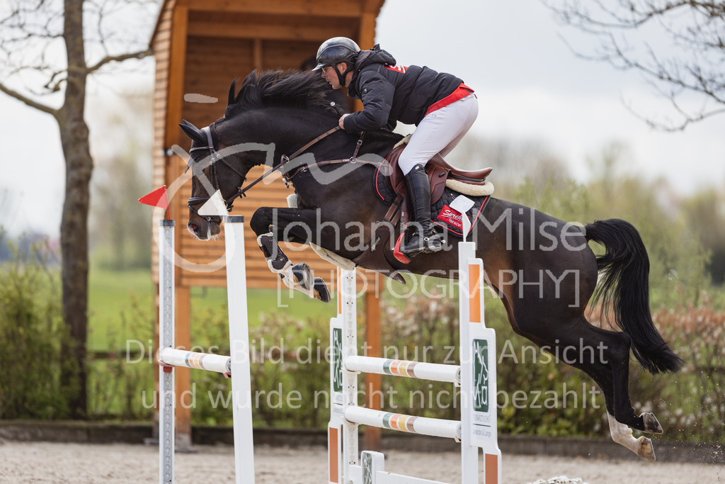 230425_Lemwerder_03SprPf-L-312 | Deine schönsten Turniermomente als professionelle Fotos! Entdecke hochwertige Pferdesport-Fotografie im Online-Shop. Jetzt Fotos finden & bestellen!