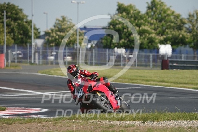 2025_05_12_PBK_13210 | Sportfotografie; SlowMotion; Video; Rennstrecke; Hafeneger; Speer; Racing; RSE; BMW; CBO; Trackday; Motorsportarena; Hockenheimring; Brno; Most; Barcelona; Valencia