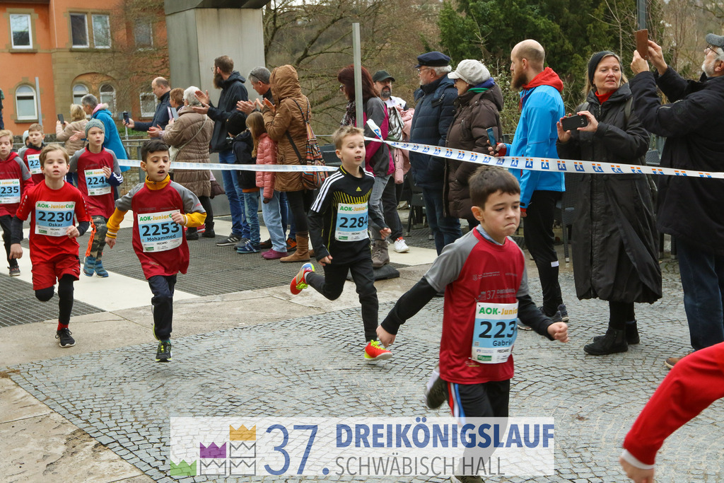 AOK JuniorCup 400m | 3Koenigslauf 2023 - Realisiert mit Pictrs.com