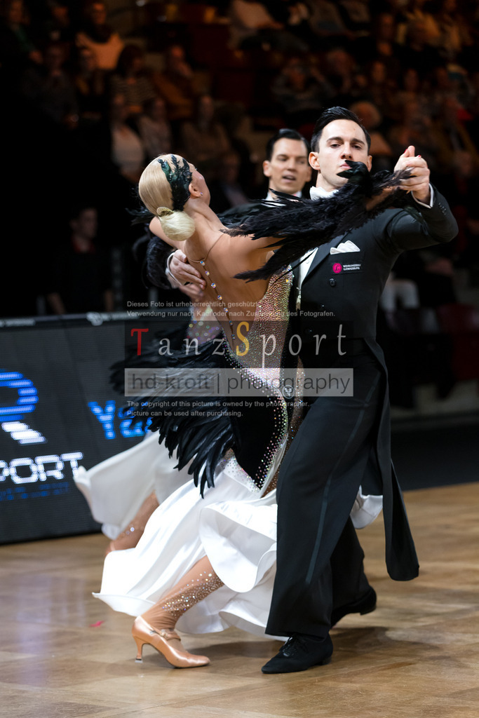 20241109_DM-Formationen_Vorrunde_2590 | Tanzsportbilder, Standardtanz, Lateintanz, WDSF, DTV, LTVB, dancecomp, goc, hessen tanzt, blaues band der spree, walzer, tango, wiener walzer, slowfox, quickstepp, samba, rumba, cha-cha-cha, paso doble. jive, hd-kroft photography, turniertanzsport