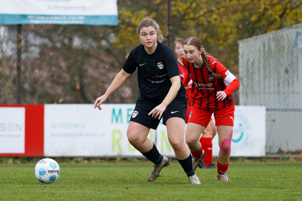 HOHFCH_251109_6675 | 1.FC Heidenheim 1846 II vs. GAST, Fußball, Frauen, Bezirksliga, 2025/2026, X. Spieltag, 03.10.2025 in Heidenheim, Kunstrasen b. Voith-Arena West(Foto: Michael Bulling) - Realisiert mit Pictrs.com