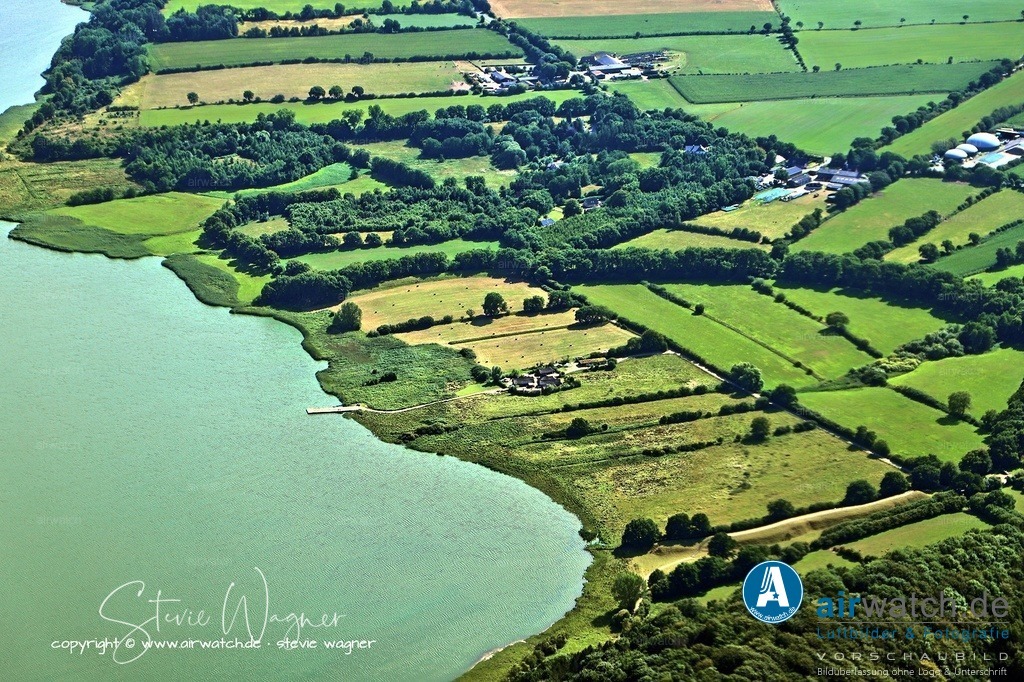 Die Herrschaft über Haithabu wechselte mehrfach - Luftbild | Die Herrschaft über Haithabu wechselte mehrfach: Um 804 eroberte der dänische König Göttrik die Stadt und machte sie zu seiner Residenz, bevor sie im Jahr 983 endgültig von König Harald Blauzahn für Dänemark gesichert wurde.