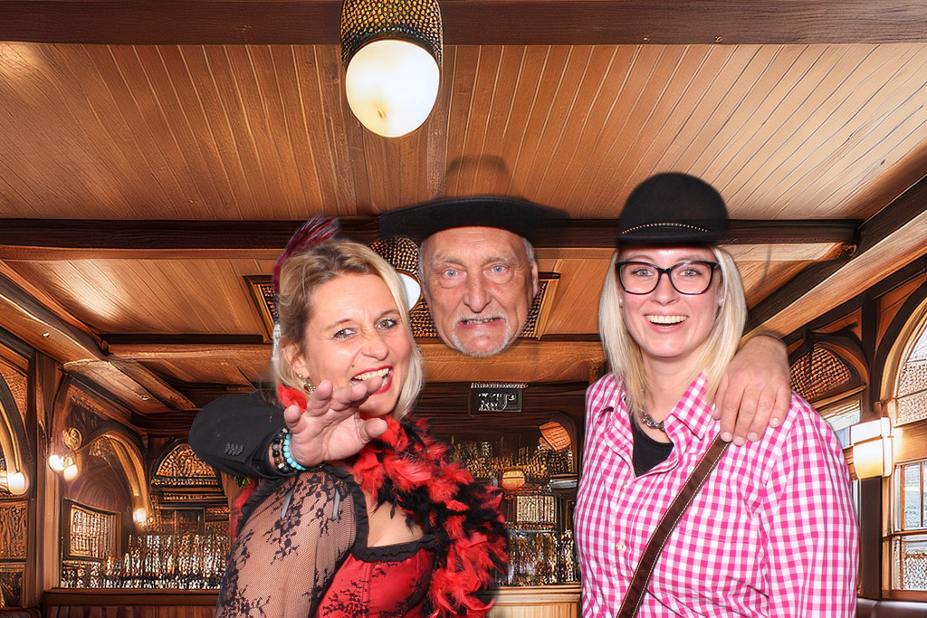 top-top.de-251025-0042 | Foto, Video, Fotografie, Videografie, Fotobox, DJ, Discjockey, Musik, Musikbox, Veranstaltung, Photobooth, Amazon, Ebay, Buchtipp, Bestseller, Autor, Verlag, Buch, Wesel, Hamminkeln, NRW, Dinslaken, Rees, Drohne, Hochzeit, Party, Fotobox, Wesel, Fotograf