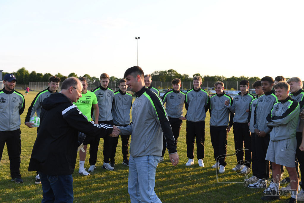 Ehrung Meisterschaft A-Junioren JFV Edewecht | Ehrung Meisterschaft A-Junioren JFV Edewecht am 02.06.2023 in Edewecht (Sportanlage Göhlenweg), Photo: Philip Eiben 2023 - Realisiert mit Pictrs.com