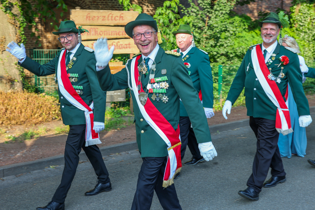 top-top.de-250530-061 | Foto, Video, Fotografie, Videografie, Fotobox, DJ, Discjockey, Musik, Musikbox, Veranstaltung, Photobooth, Amazon, Ebay, Buchtipp, Bestseller, Autor, Verlag, Buch, Wesel, Hamminkeln, NRW, Dinslaken, Rees, Drohne, Hochzeit, Party, Fotobox, Wesel, Fotograf