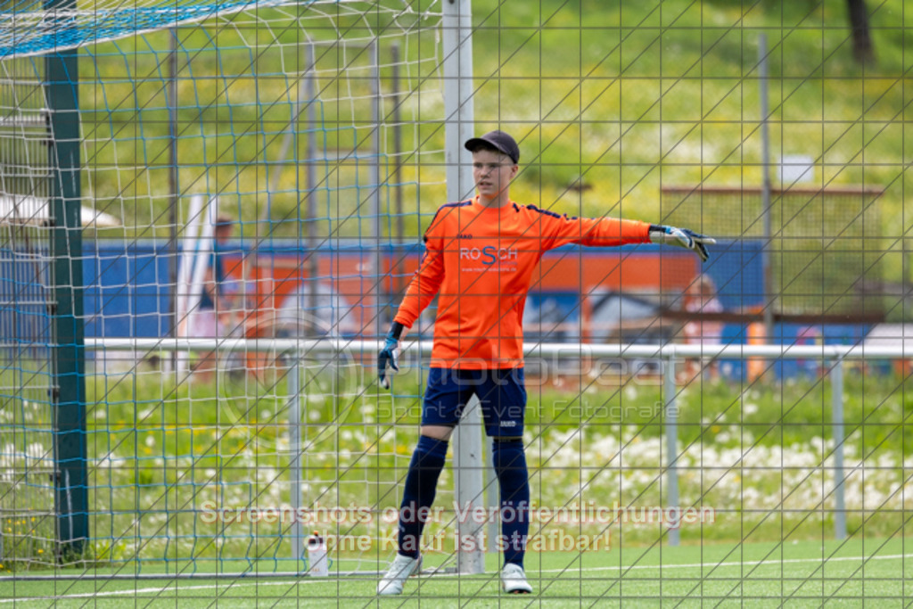20250503_160932_0809 | #, 1.FC Eislingen (hellblau) vs. SGM TSG Zell-Hattenhofen-Holzmaden (dunkelblau), Jugend-Fussball, C-Junioren Landesstaffel Mitte, 18. Spieltag, Saison 20242025, Kunstrasenplatz, Haldenstraße 45, 73054 Eislingen, 03.05.2025 - 1500 Uhr,Foto: PhotoPeet-Sportfotografie/Peter Harich