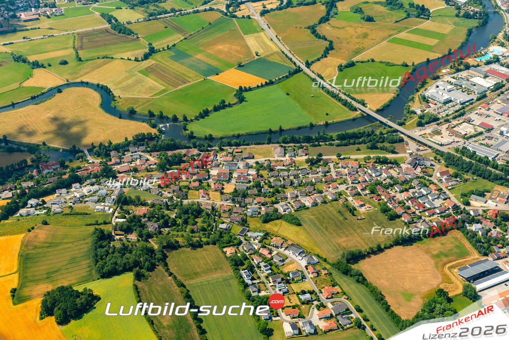 Das Luftbild zeigt : Altenstadt Cham - Die Luftaufnahme wurde 2023 vom UL-Flugzeug aus erstellt ( keine Drohne ) - Hochauflösende Luftaufnahme - Für grossformatige Ausdrucke geeignet. Die Geschenkidee !Mit Lizenz und Bildrechte bestellbar