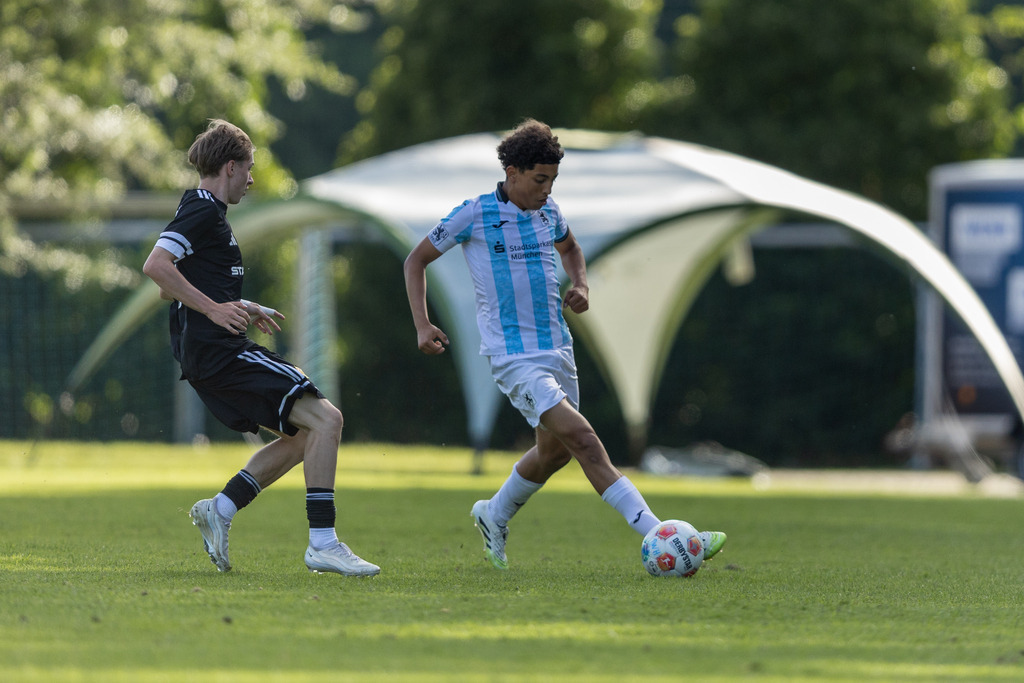 Fußball I Männer I 40. Pfingscup Hollage I 13269 | realhellocedii - Realisiert mit Pictrs.com