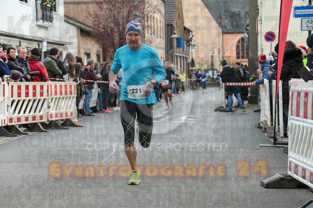 221127_1211_EX1_2060 | Sportfotografie im Rhein-Sieg Kreis, Köln, Bonn, NRW, Rheinland Pfalz, Hessen, etc. Unser Tätigkeitsfeld umfasst den Laufsport vom Volkslauf über den Marathon, Duathlon, Triathon bis zum Ultralauf wie Kölnpfad Ultra oder Schindertrail.