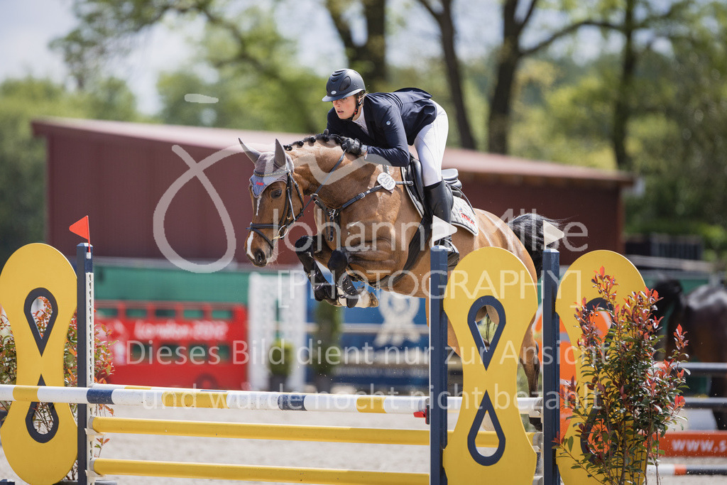 230516_Mühlen_03SprPf-A-443 | Deine schönsten Turniermomente als professionelle Fotos! Entdecke hochwertige Pferdesport-Fotografie im Online-Shop. Jetzt Fotos finden & bestellen!