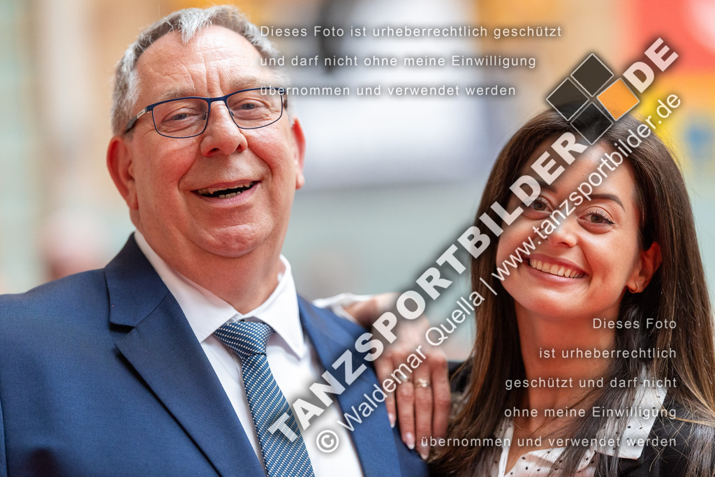 20240810-02429 | Hier finden Sie Tanz Bilder vom Latein und Standard Formationen tanzen. Sportbilder vom Tanzsport. Schöne Fotos und von Weltmeisterschaft, Europameisterschaft, Bundesliga, Regionalliga, Oberliga und Landesliga sowie von GOC Stuttgart, DanceComp, WM Bremen