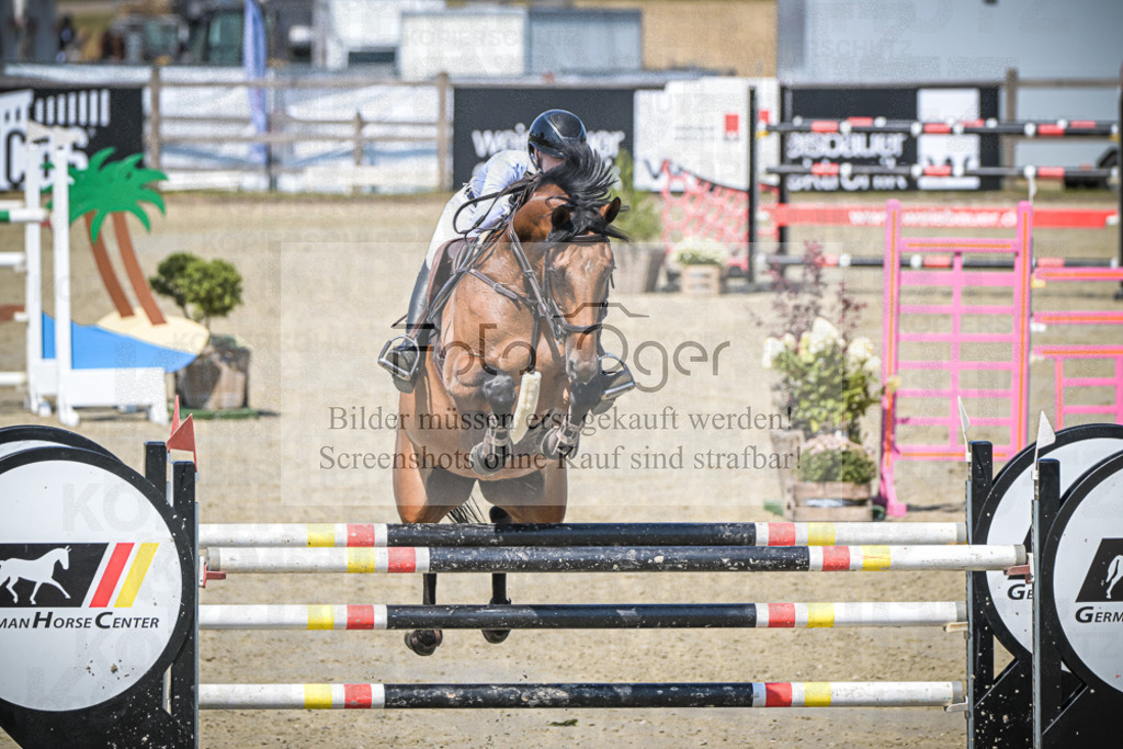 DOS_1689 | Entdecke hochwertige Reitturnierfotos von Foto Oger. Professionell, emotional und authentisch – jetzt Lieblingsmomente im Shop bestellen.Deutschlandweite Turnierfotografie. - Realisiert mit Pictrs.com