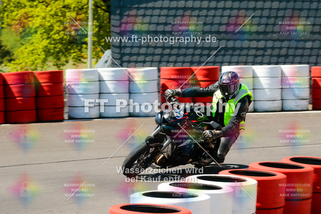 Moto-TeamOBK-21969 | Hier findet Ihr Bilder von Touristenfahrten auf der Nürburgring Nordschleife oder von anderen Veranstaltungen die ich besucht habe. Viel Spass beim Durch Schauen 