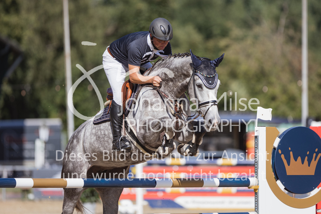 220824_Delbrueck_Stil-M1-249 | Deine schönsten Turniermomente als professionelle Fotos! Entdecke hochwertige Pferdesport-Fotografie im Online-Shop. Jetzt Fotos finden & bestellen!