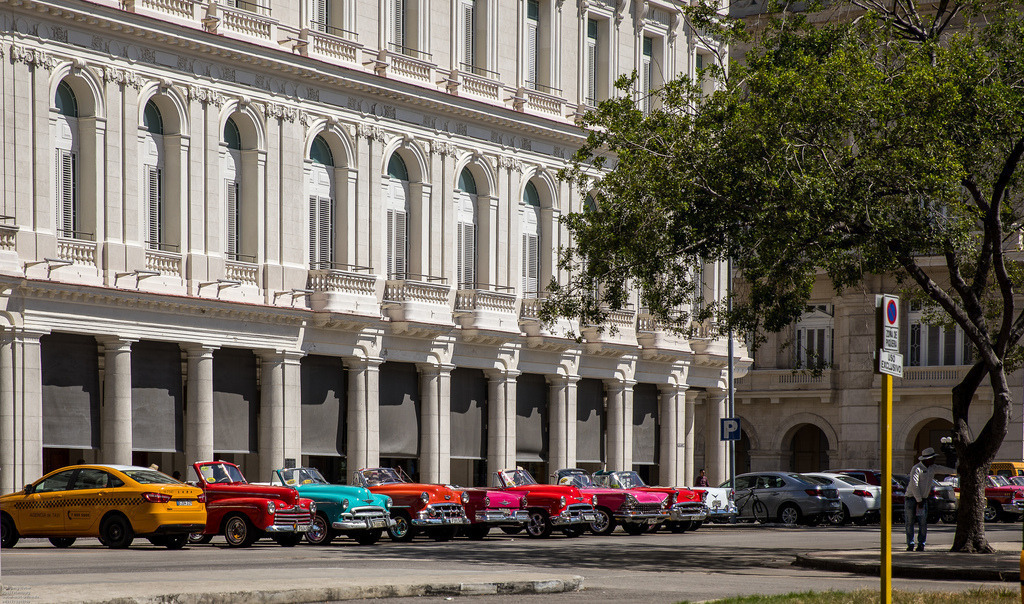 Oldtimer in row - Havanna - Cuba | G-VBJNHHY5Q4 #phowoto #wolfgang #weber #Hamburg #germany #photography #sell #picturestobuy #buy #pictures #sell #sport #travel #architecture #city #street #makro  - Realisiert mit Pictrs.com