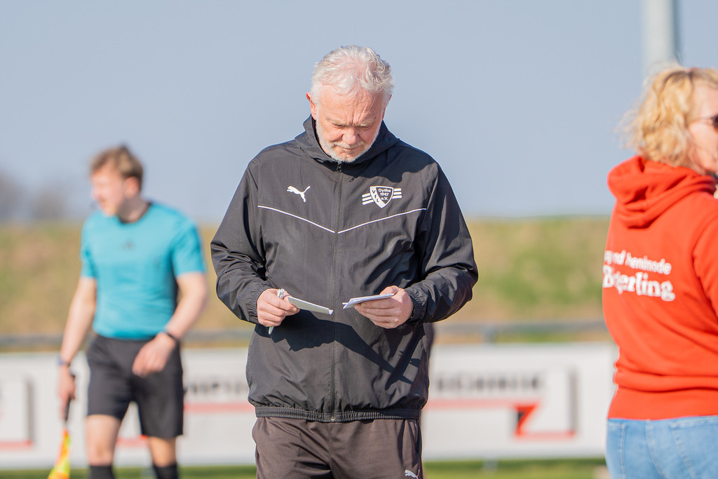Fußball I Herren I Saison 2025-2026 I Bezirksliga Weser-Ems 4 I 24. Spieltag I VFL Oythe - SV Thüle I 220010.03.2026 | jns.sportfotos - Realisiert mit Pictrs.com