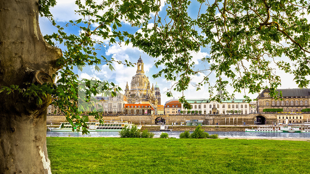 Altstadtsilhouette-Elbwiesen-Dresden_0U3A9320 | Blick von den Elbwiesen auf die Altstadtsilhouette Dresden - Realisiert mit Pictrs.com
