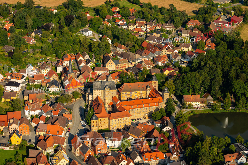 thurnau-haus-luftbild-2197-jahr-2024 | Das Luftbild zeigt :  Thurnau - Die Luftaufnahme wurde 2024 vom UL-Flugzeug aus erstellt ( keine Drohne ) - Hochauflösende Luftaufnahme - Für grossformatige Ausdrucke geeignet. Die Geschenkidee !Mit Lizenz und Bildrechte bestellbar