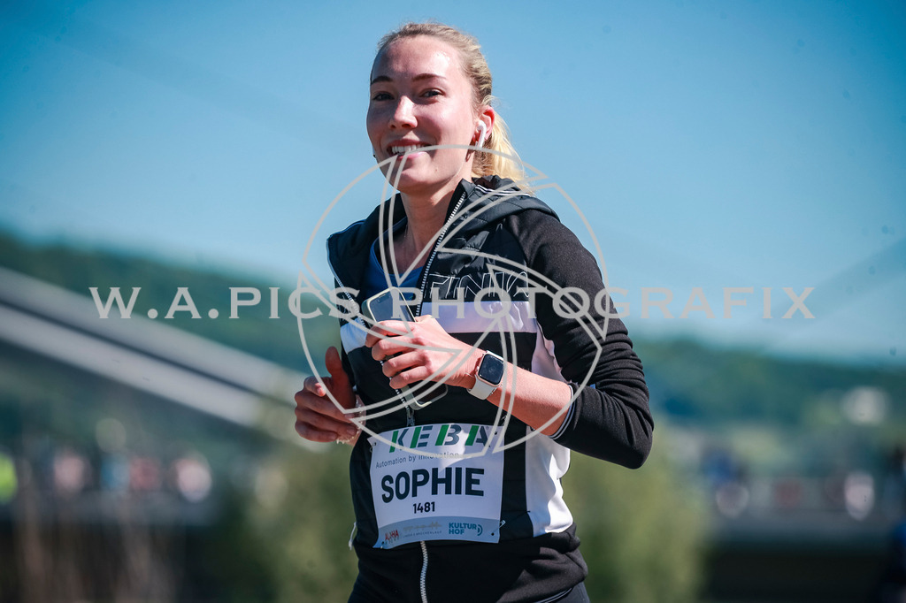 ..... | LINZ,AUSTRIA,27.April 25, Int. 3 Brückenlauf Linz  , Image shows: Photo: WAPICS / Manuel Binder