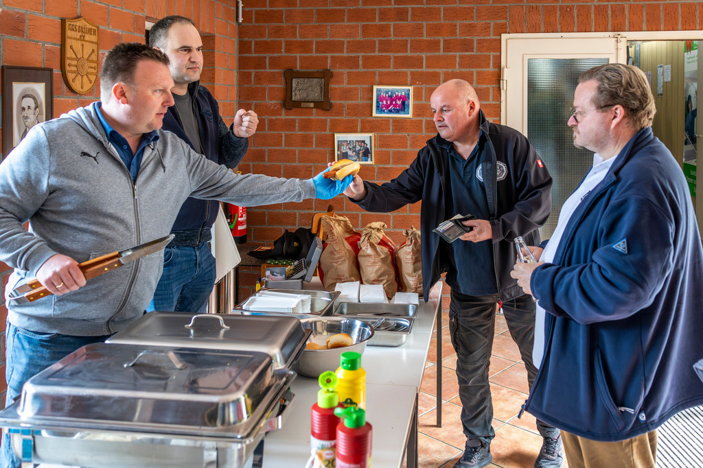 top-top.de 260412-019 | Foto, Video, Fotografie, Videografie, Fotobox, DJ, Discjockey, Musik, Musikbox, Veranstaltung, Photobooth, Amazon, Ebay, Buchtipp, Bestseller, Autor, Verlag, Buch, Wesel, Hamminkeln, NRW, Dinslaken, Rees, Drohne, Hochzeit, Party, Fotobox, Wesel, Fotograf