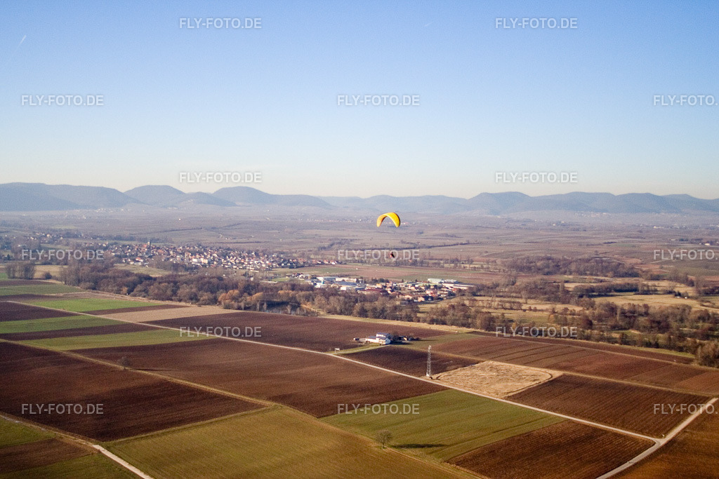Ortsansicht von Südosten | Luftbild: Ortsansicht von Südosten in Billigheim-Ingenheim im Bundesland Rheinland-Pfalz in Deutschland. Foto: IMG_9272.jpg vom 09.02.2008 durch Werner Riehm/FLY-FOTO.de - Realisiert mit Pictrs.com