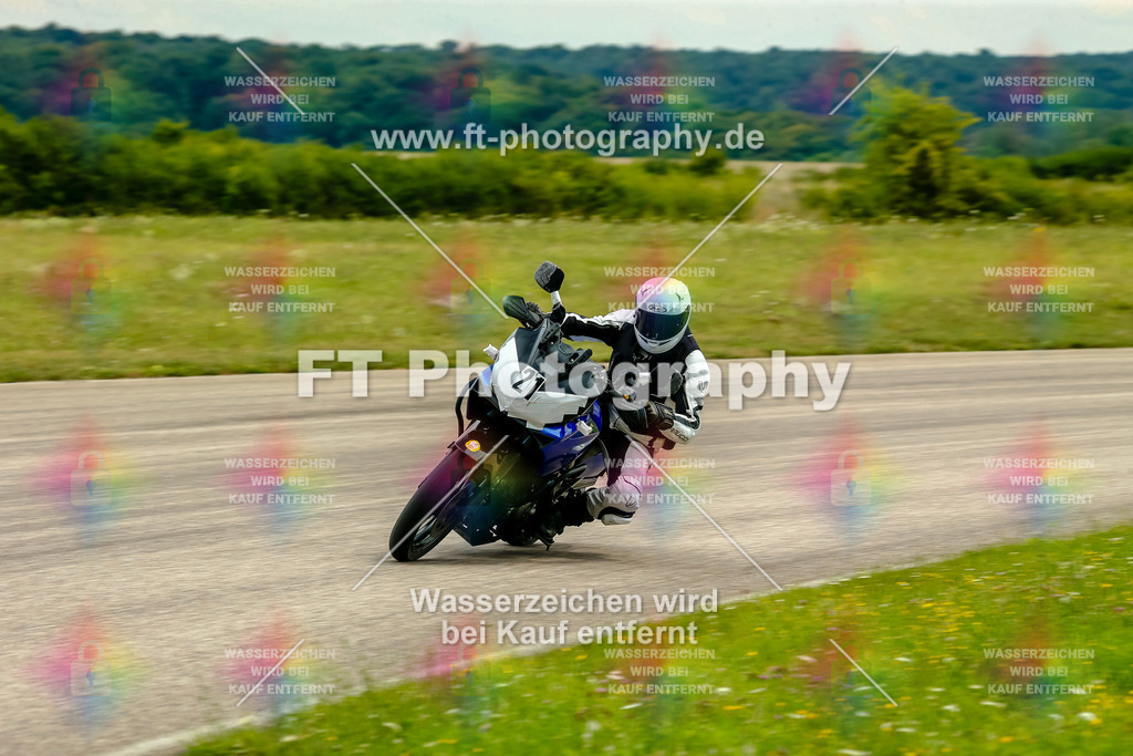 Chambley Juli-3269 | Hier findet Ihr Bilder von Touristenfahrten auf der Nürburgring Nordschleife oder von anderen Veranstaltungen die ich besucht habe. Viel Spass beim Durch Schauen 