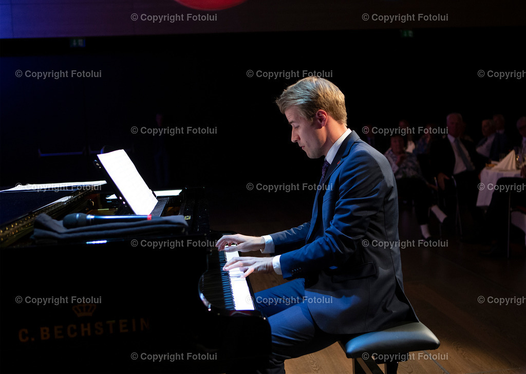 OBERBANKDRBELL_75 | bilder, linz, photo, foto, fussball, sport, fotolui, bundesliga