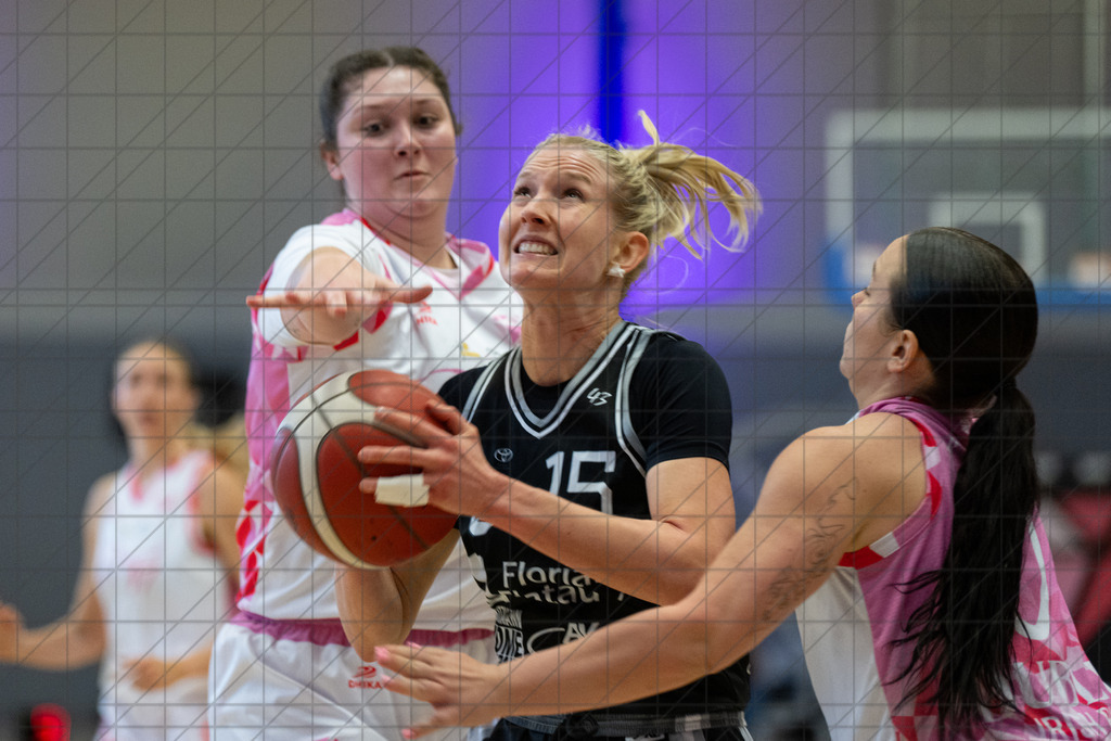 2. DBBL PlayOff 24/25 | 12.04.2025 | Dillingen Diamonds vs. BBC OS | 1/8-Finale, 2. Spiel  | 2. DBBL PlayOff 24/25 | 12.04.2025 | Dillingen Diamonds vs. BBC OS | 1/8-Finale, 2. Spiel  - - - - - CREDIT, www.bullenfotos.de, Martin König, Hörner Weg 40, D-49078 Osnabrück, +4917663732967, Nutzung und Weitergabe nur zu den vereinbarten Zwecken. Presseanfragen an Urheber. Alle Rechte beim Urheber. - - - - - - Realisiert mit Pictrs.com