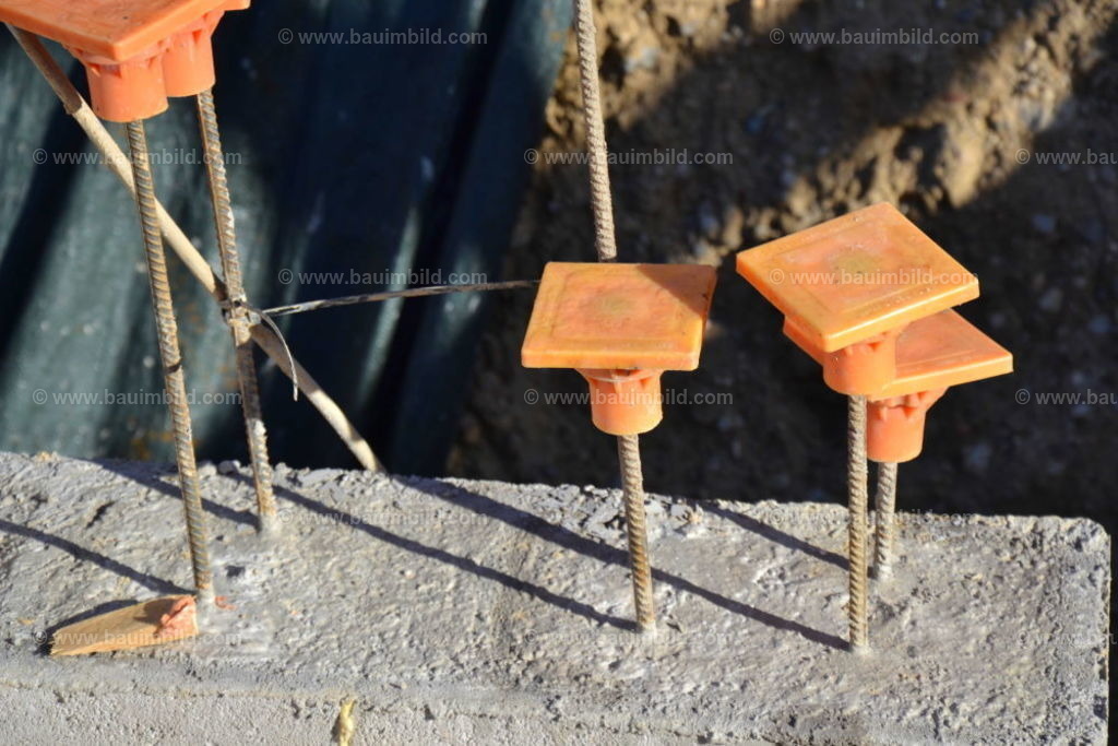 bib-lg04-betonarbeiten-0443 | Nach LV-Leistungsgruppen sortierte Detailfotos über den Bau eines Hauses. Alle Hausbau-Bilder direkt vom Urheber und Autor der Website Haus-Selber-Bauen.com
