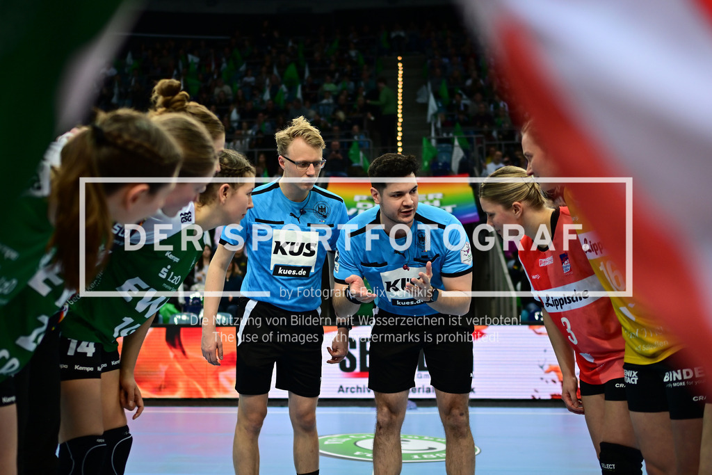 Handball I Frauen I Saison 2025-2026 I 1. HBF I 9. Spieltag I VfL Oldenburg - HSG Blomberg-Lippe I 72503 | Der Sportfotograf. - Realisiert mit Pictrs.com