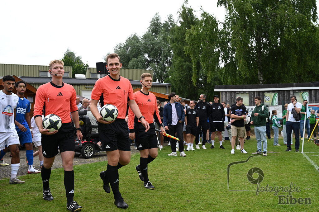 Sport-Duwe Cup | Sport-Duwe Cup Oldenburg; SSV Jeddenloh (weiß)-VFB Oldenburg (blau) am 05.07.2025 in Oldenburg (Sportanlage TuS Eversten), Photo: Philip Eiben 2025 - Realisiert mit Pictrs.com