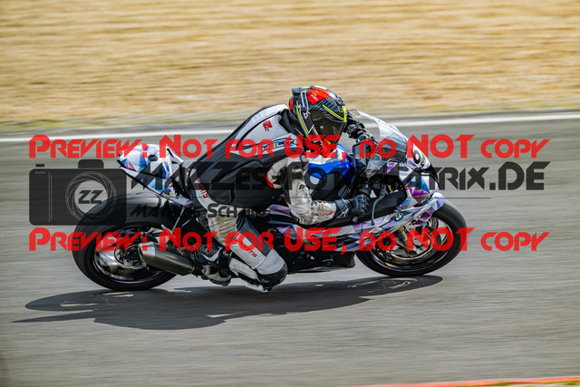 MaZZes_FotoMatrix_230719_2347 | GELB