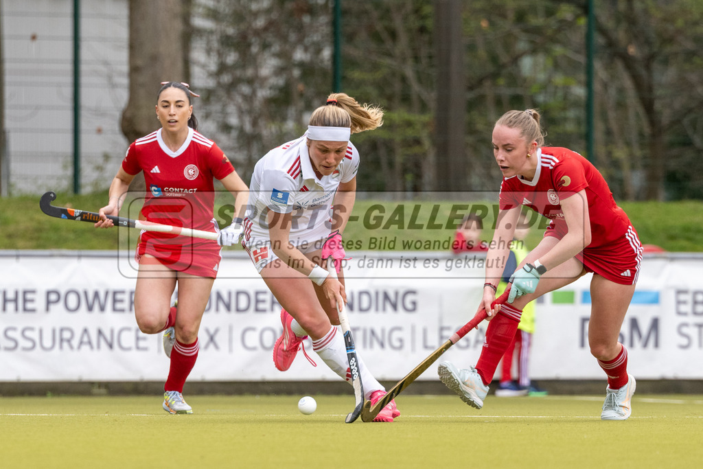 SFE_20260321_0046 | Köln, Deutschland, 21.03.26: Feldhockey 1. Bundesliga Damen zwischen Rot-Weiss Köln - Bremer HC im REWE Sportpark am 21.03.2026 in Köln, Deutschland. (Foto von Stephan Fehrmann)Köln, Germany, 21.03.26: Feldhockey 1. Bundesliga Damen between Rot-Weiss Köln - Bremer HC in REWE Sportpark at 21.03.2026 in Köln, Deutschland. (Foto from Stephan Fehrmann)