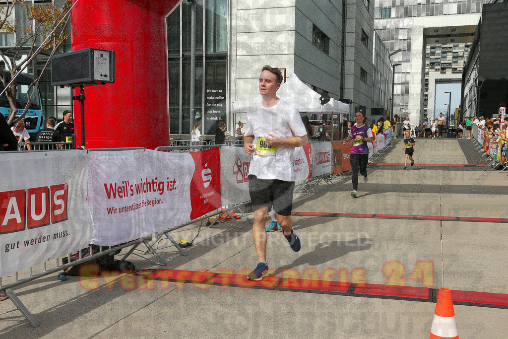 250920_1331_EX1_5220 | Sportfotografie im Rhein-Sieg Kreis, Köln, Bonn, NRW, Rheinland Pfalz, Hessen, etc. Unser Tätigkeitsfeld umfasst den Laufsport vom Volkslauf über den Marathon, Duathlon, Triathon bis zum Ultralauf wie Kölnpfad Ultra oder Schindertrail.