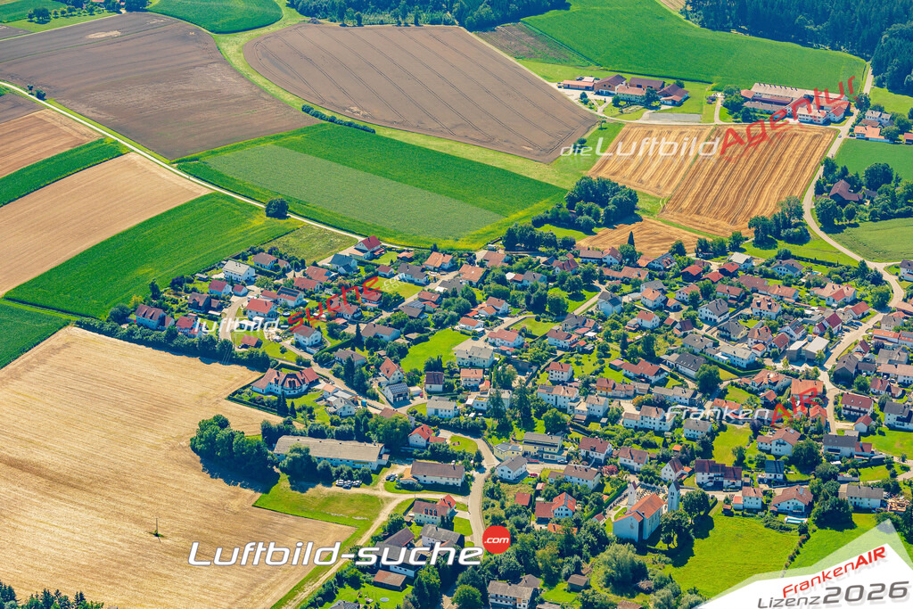 Luftaufnahme  Lichtenhaag  Gerzen Das Luftbild wurde 2025 vom UL-Flugzeug heraus erstellt ( keine Drohne ) - Hochauflösende Luftaufnahme -Nicht vergleichbar mit Google Maps oder Satelittenbilder- Die Geschenkidee !Mit Lizenz und Bildrechte bestellbar
