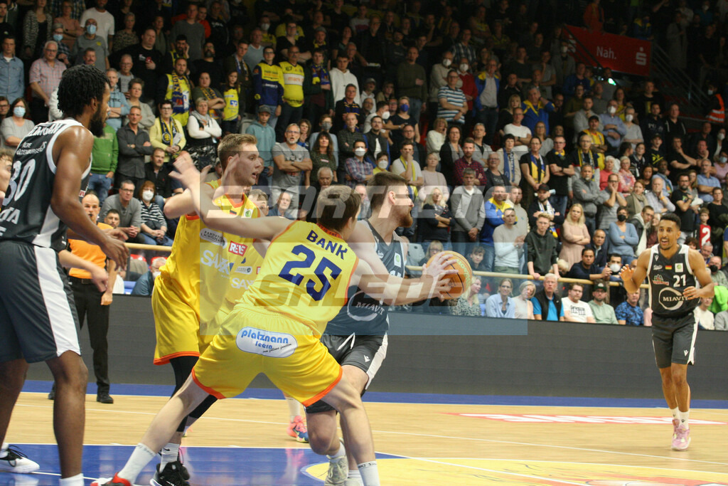 Phoenix Hagen - Vechta | Vechtas Ryan Schwieger am Ball - © Sportfoto-Sale (MK) - Realisiert mit Pictrs.com